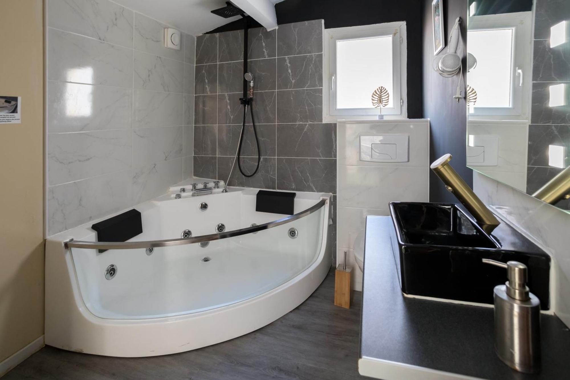 Jacuzzi Terrasse Centre Narbonne Narbona Exterior foto